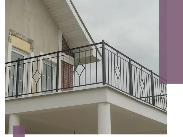 Изготовление балконных ограждений в Устях-Джегуте из металла и стекла